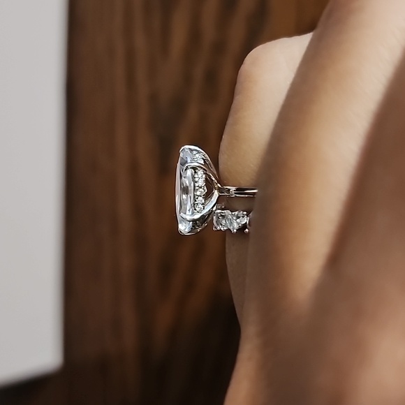 Everly Ring - Picture 4 of 4